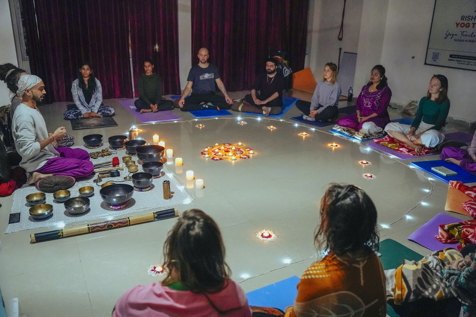 Kaivalyam Yoga School - Yogalæreruddannelse i Rishikesh