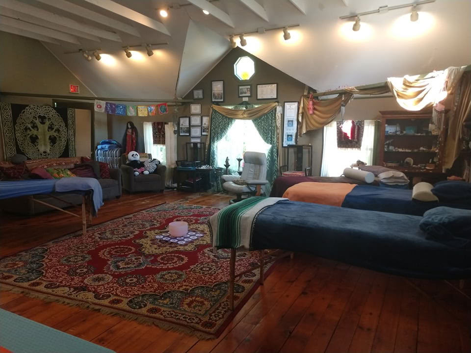 Kathy Milanowski, Wisconsin Wellness Center, Reiki-uddannelse og retreats