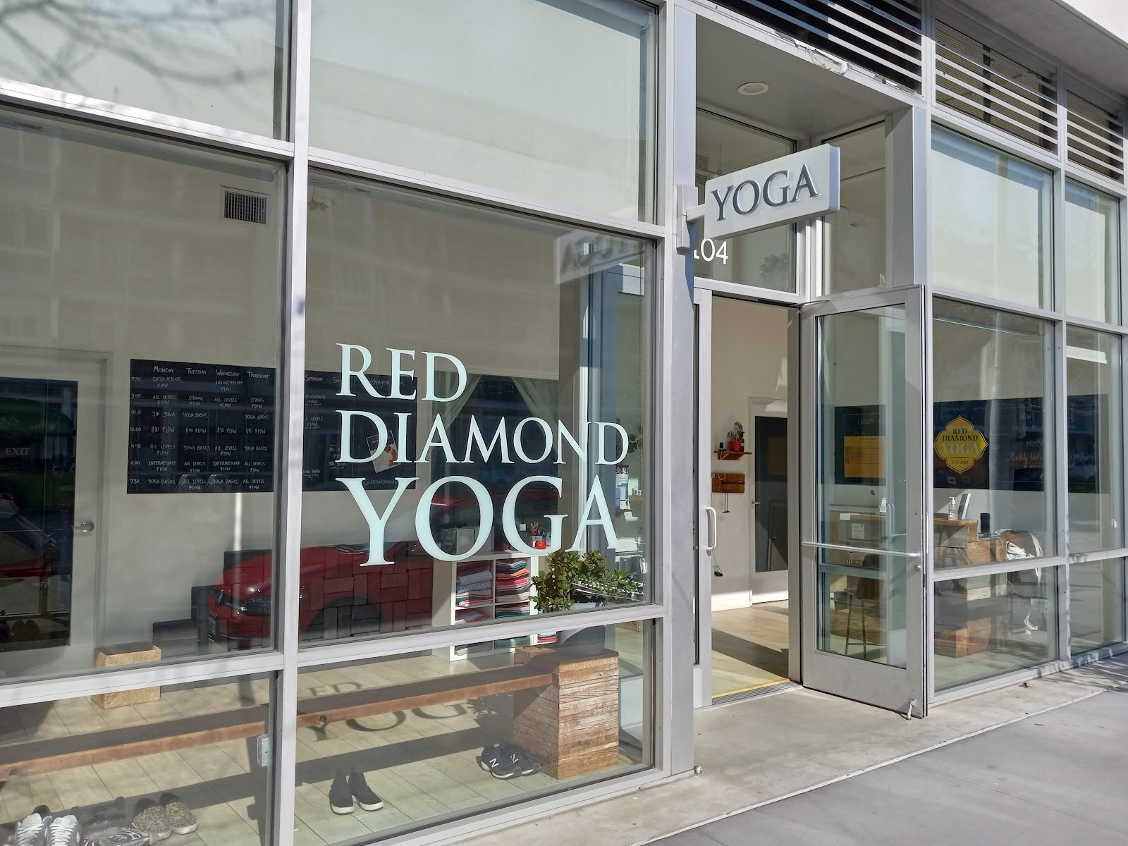 Rød Diamant Yoga + Infrarød Sauna