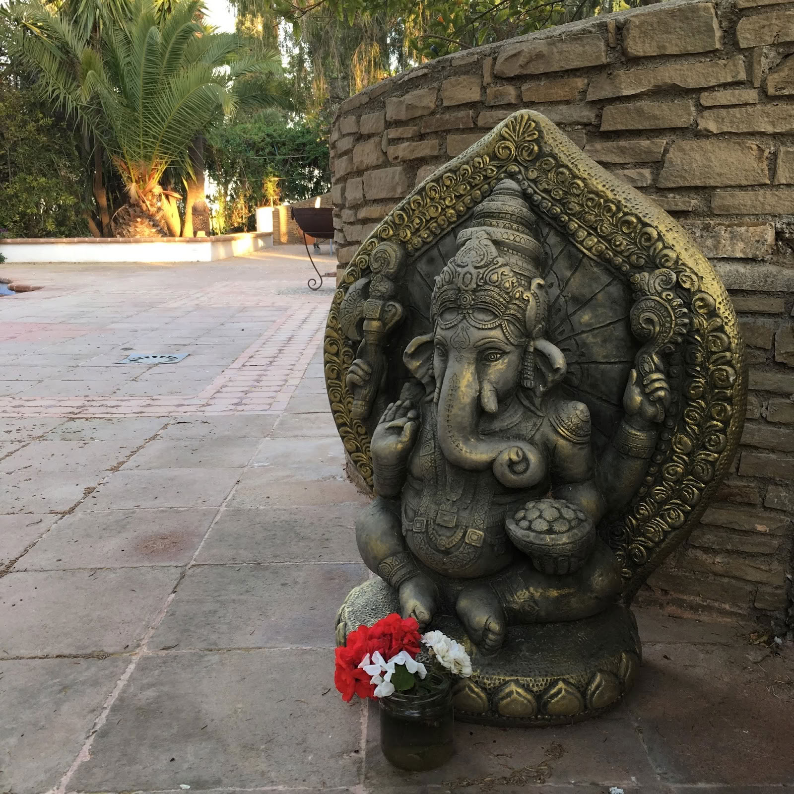 La Finca Paradiso, Utopiske Retreats