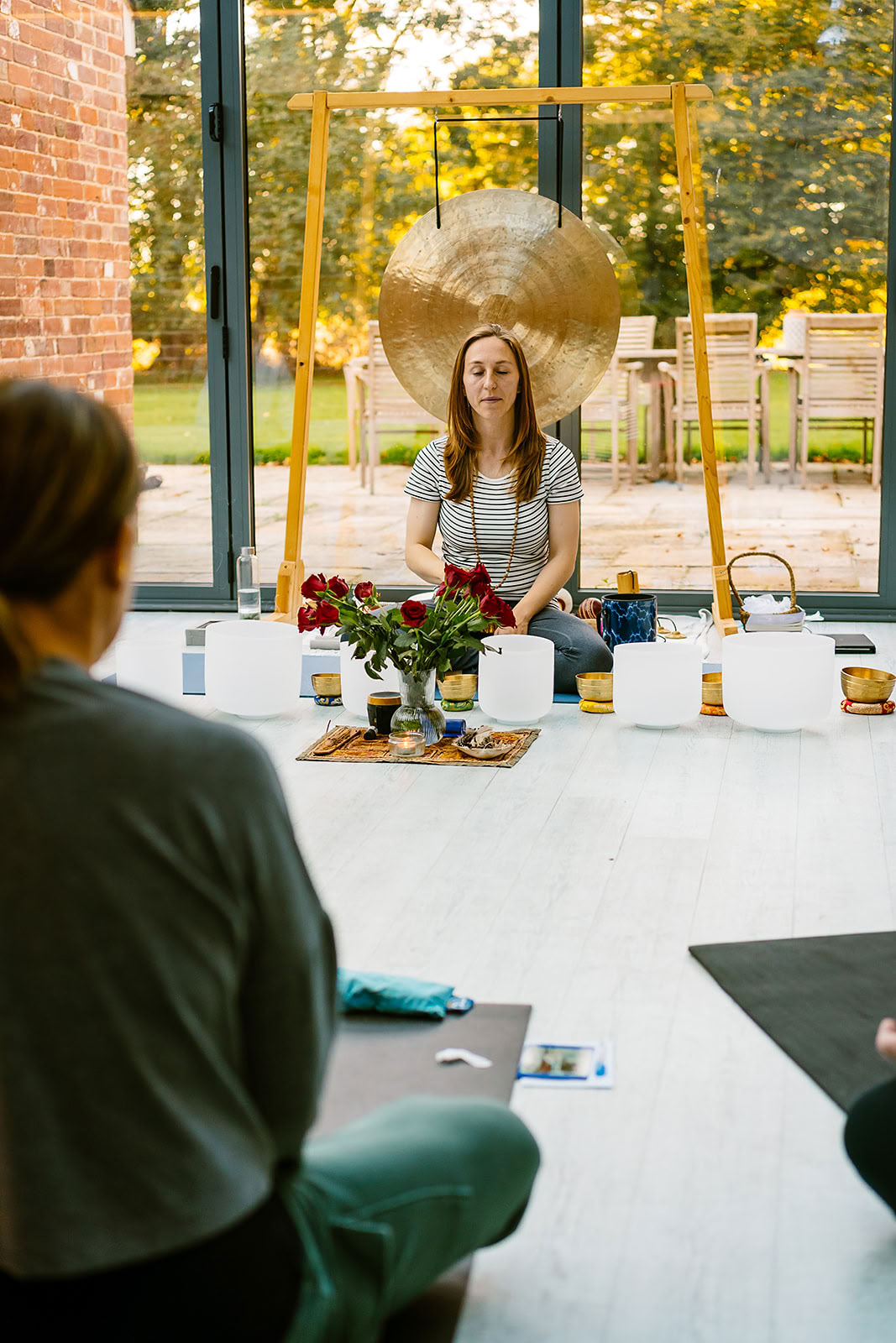 yoga med Lucy