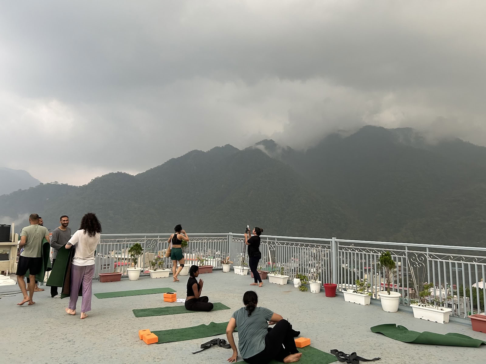 Rishikesh Ashtanga Yogaskole - Yoga TTC i Rishikesh