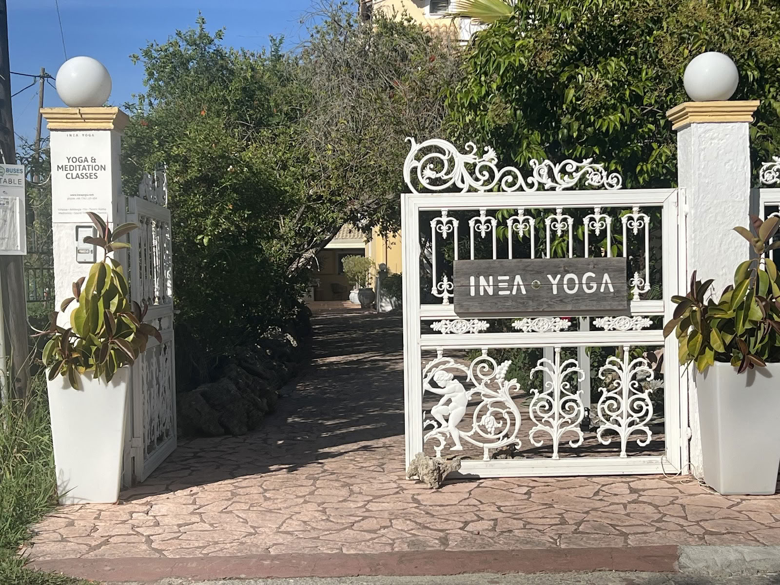 INEA YOGA Skole og Retreatcenter