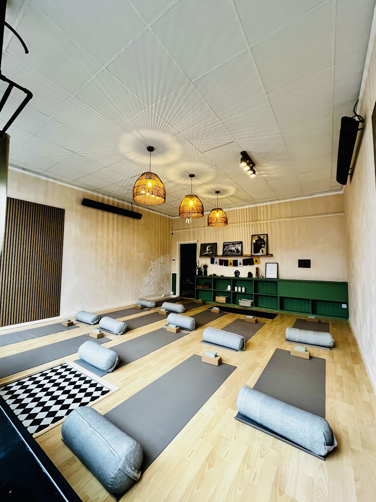 Joy Yoga Wellness Studio – infrarødt opvarmet yoga