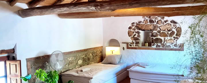 Dormitory for 3 guests with shared bathroom