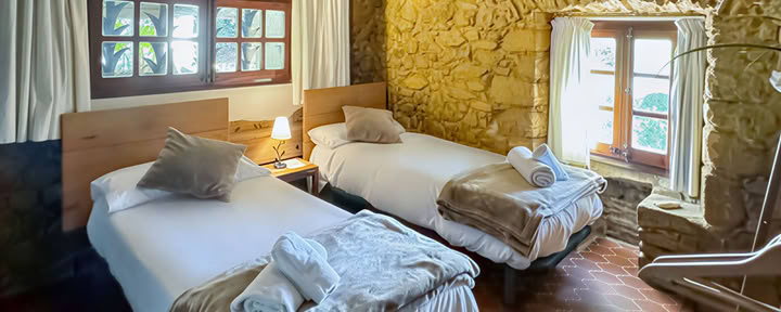 Retreat in “Love Room” (Bed 01)